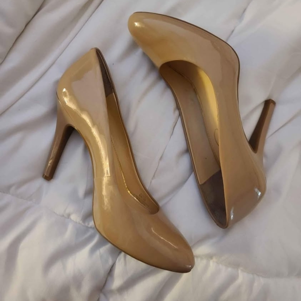 Jessica Simpson Tan Heels